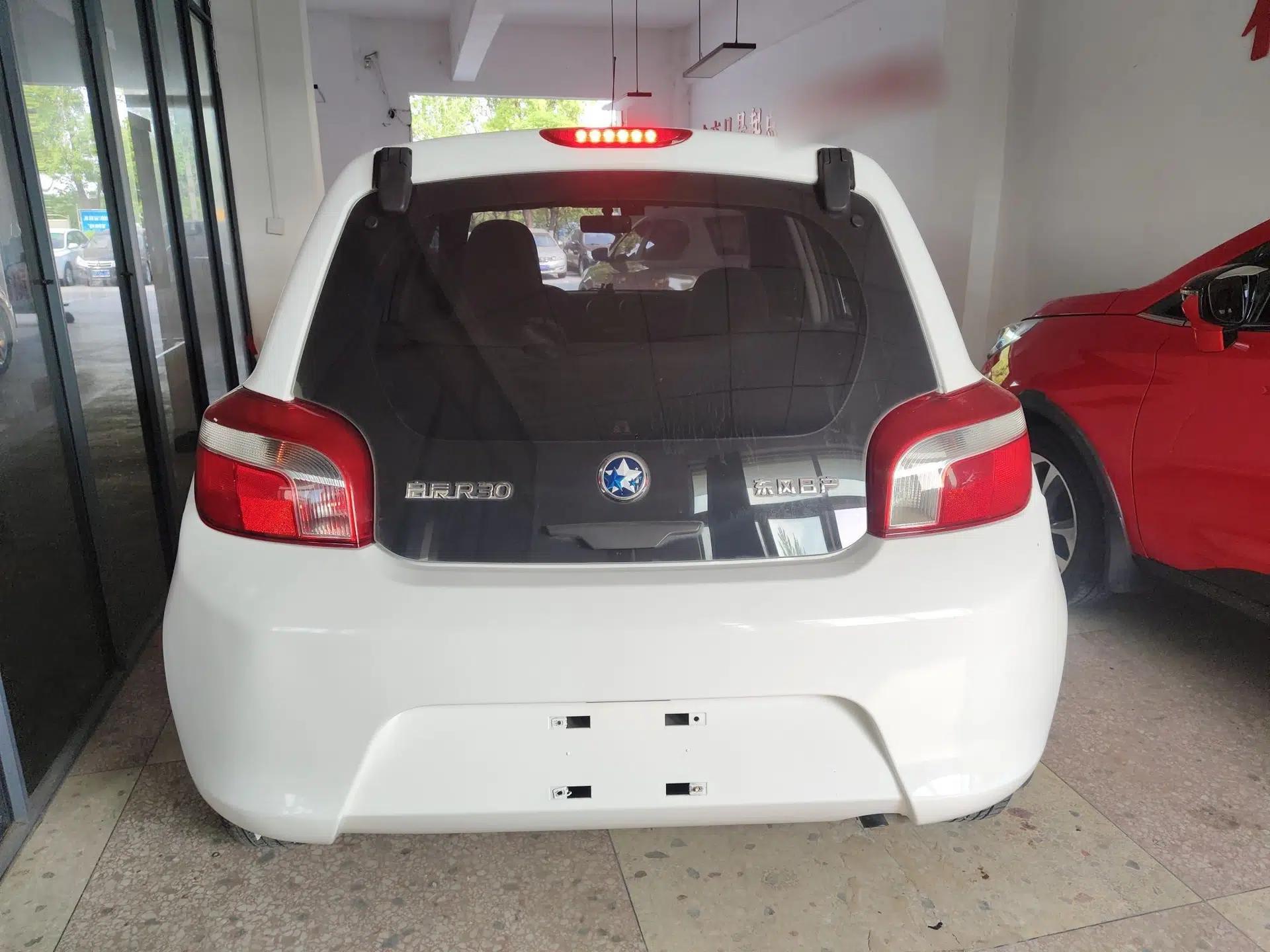Venucia R30 2014 1.2L Manual Enjoyment Edition — миниатюра 5