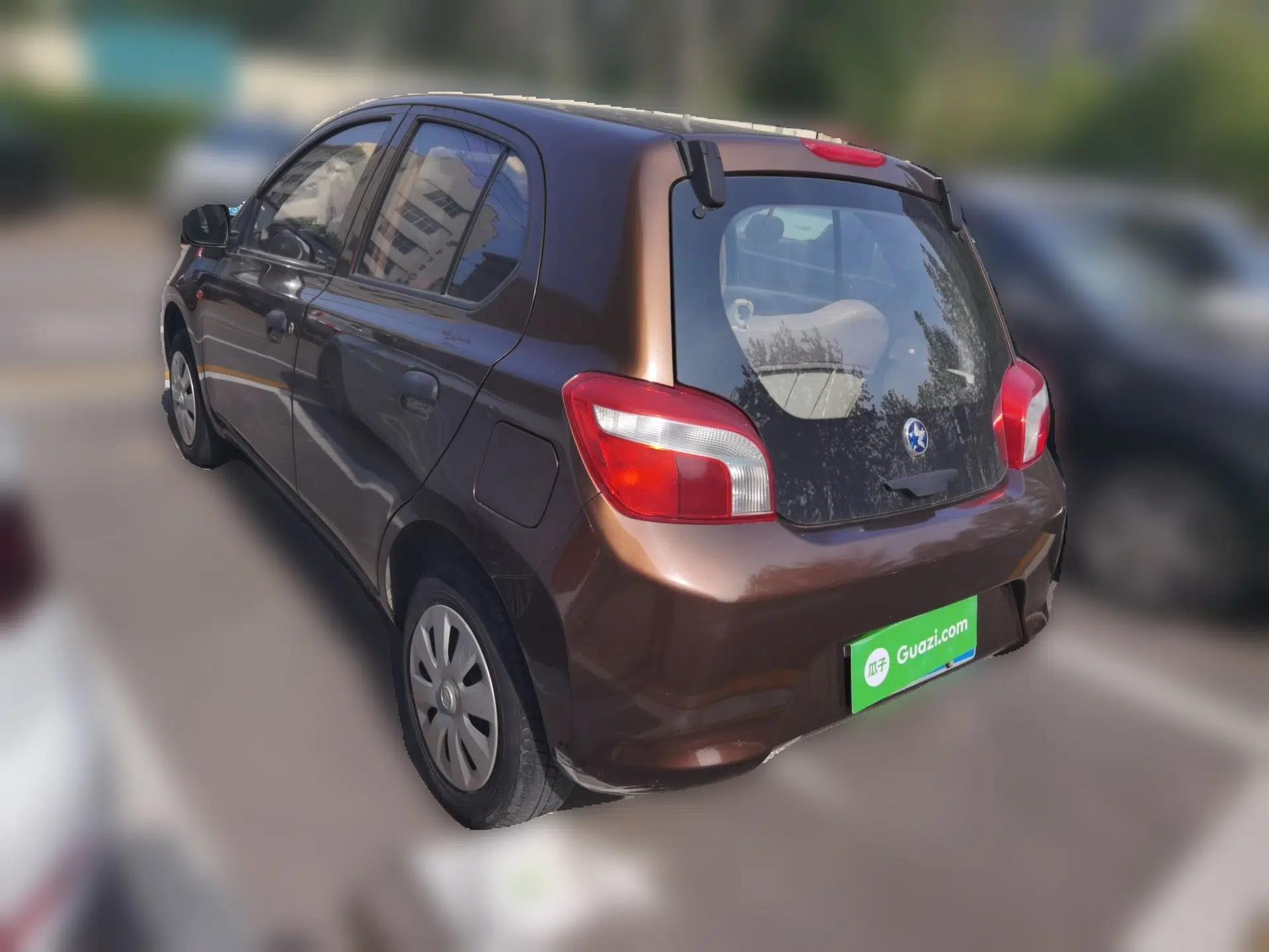 Venucia R30 2014 1.2L Manual Enjoyment Edition — миниатюра 4