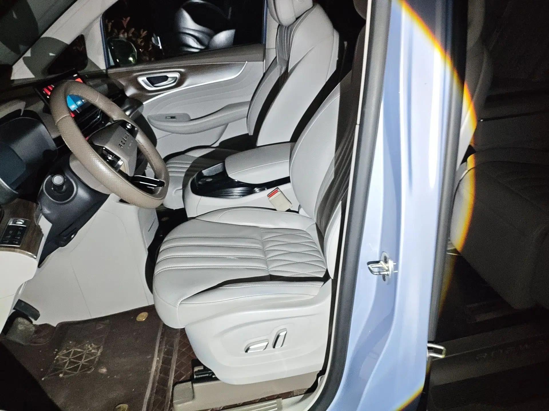 Roewe iMAX8 New Energy 2022 First-Class Platinum Edition — миниатюра 16