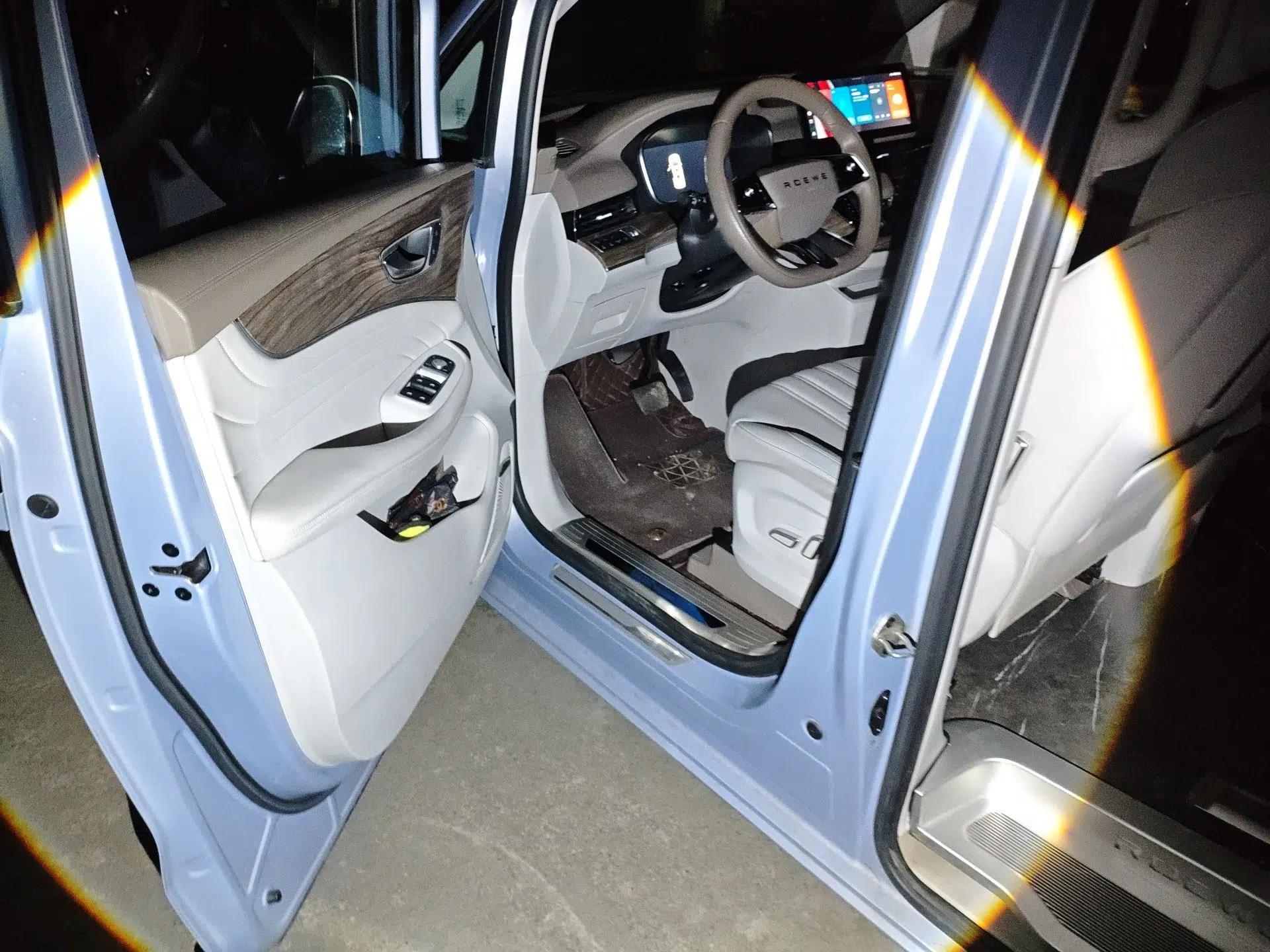 Roewe iMAX8 New Energy 2022 First-Class Platinum Edition — миниатюра 17