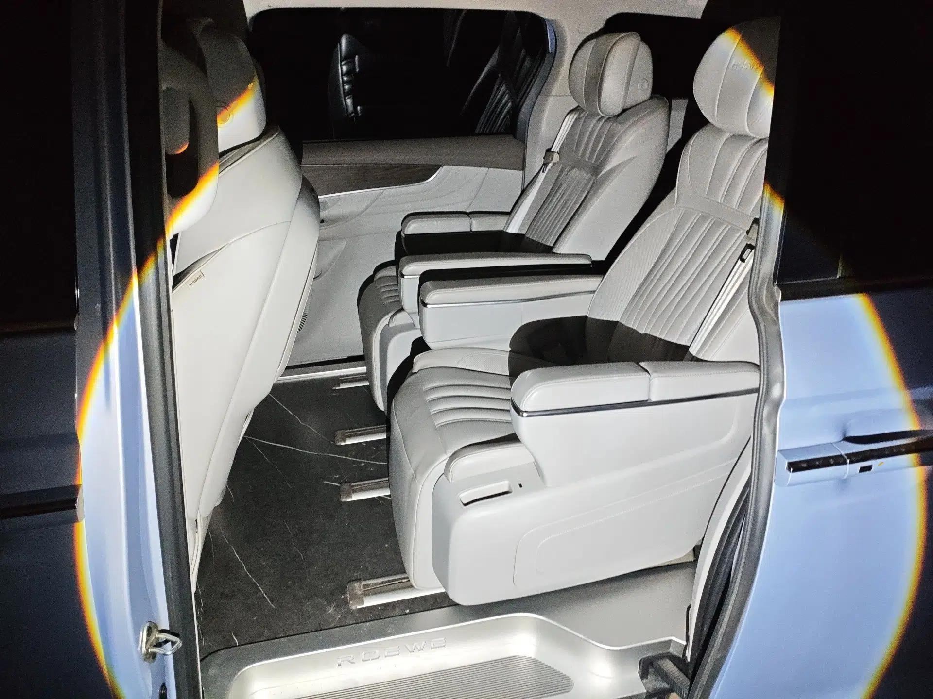 Roewe iMAX8 New Energy 2022 First-Class Platinum Edition — миниатюра 18