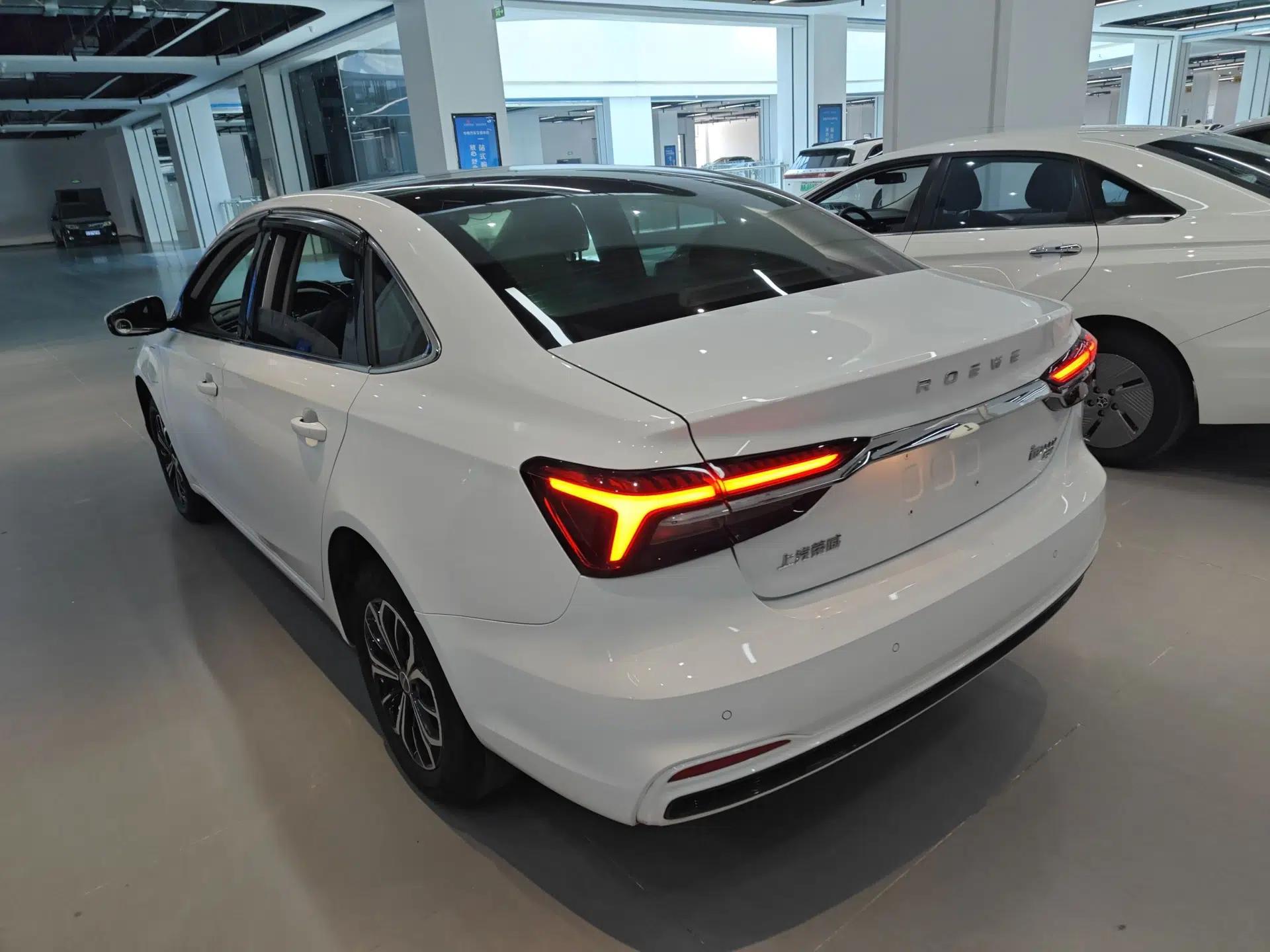 Roewe i6 MAX New Energy 2023 EV 420 Skyroof Special Edition — миниатюра 4