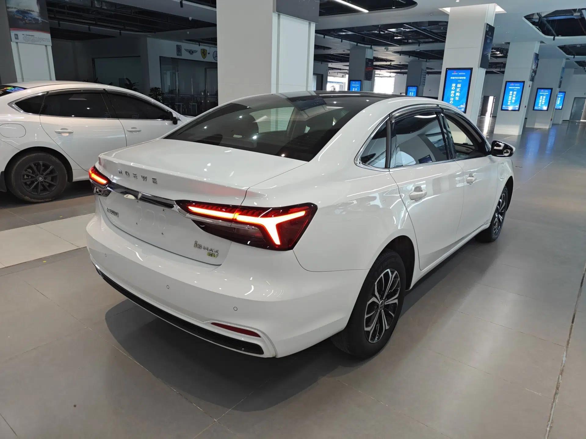 Roewe i6 MAX New Energy 2023 EV 420 Skyroof Special Edition — миниатюра 6