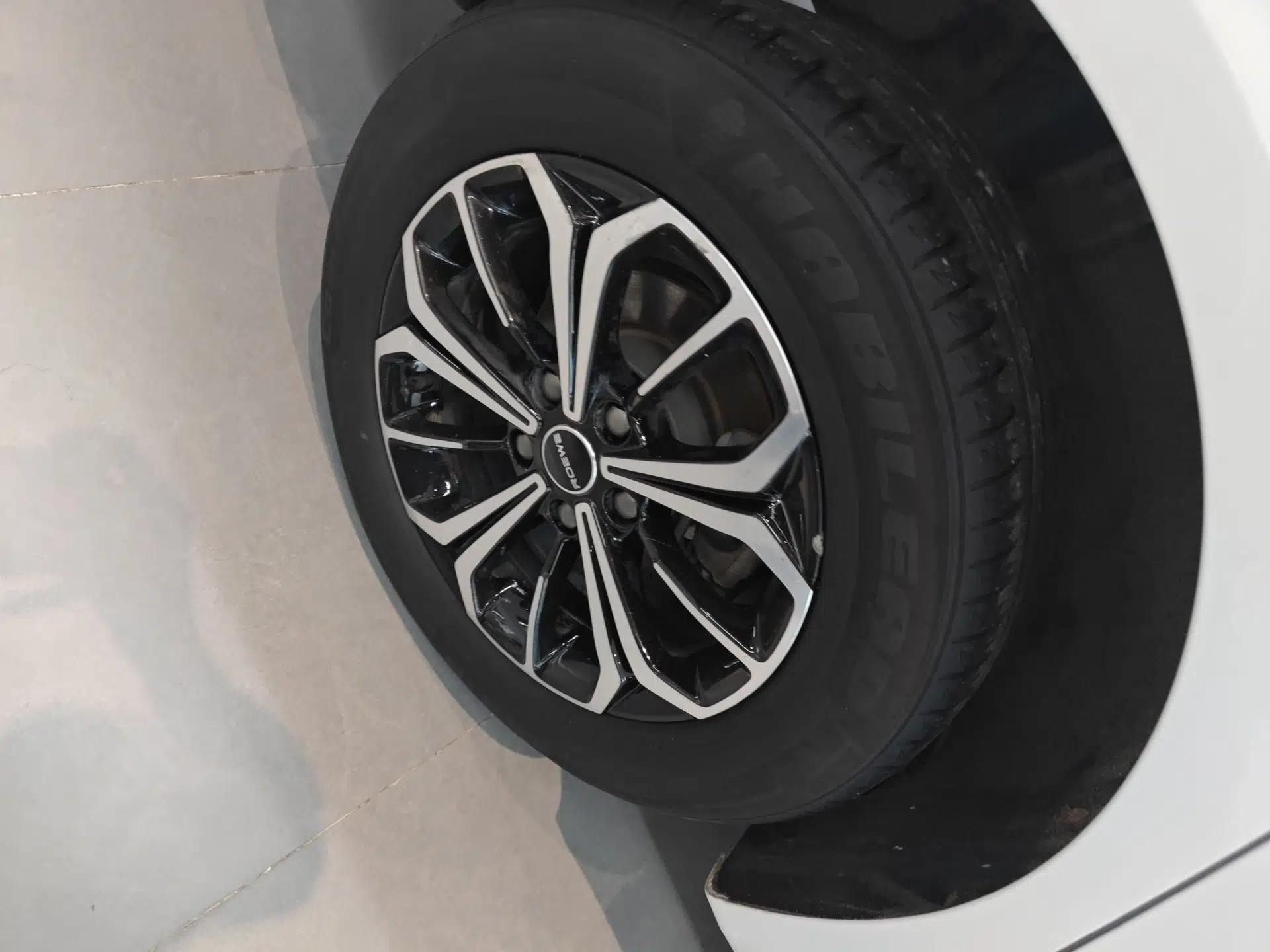 Roewe i6 MAX New Energy 2023 EV 420 Skyroof Special Edition — миниатюра 10