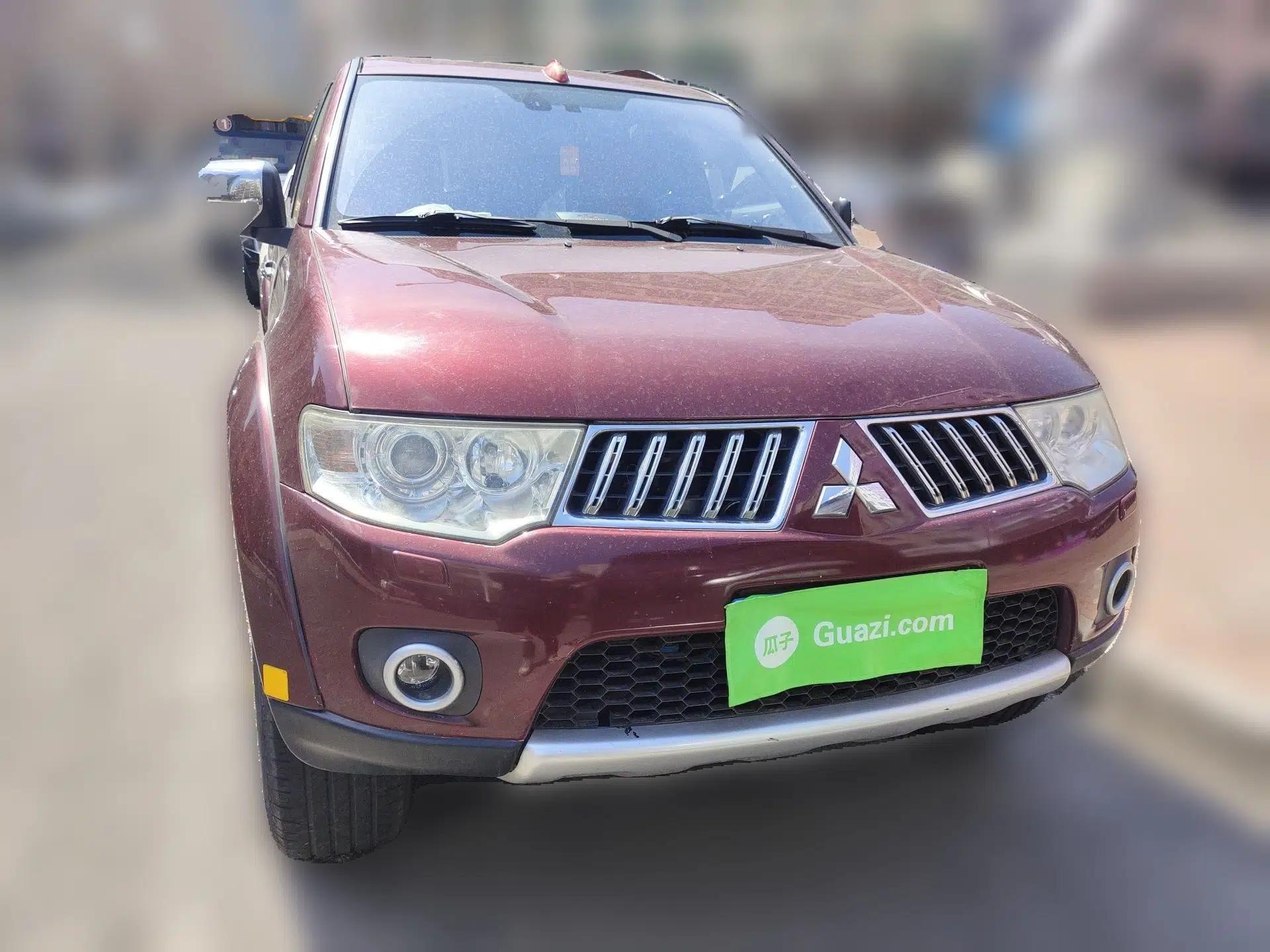 Mitsubishi Pajero Sport 2011 3.0L Luxury Navigation Edition — миниатюра 2