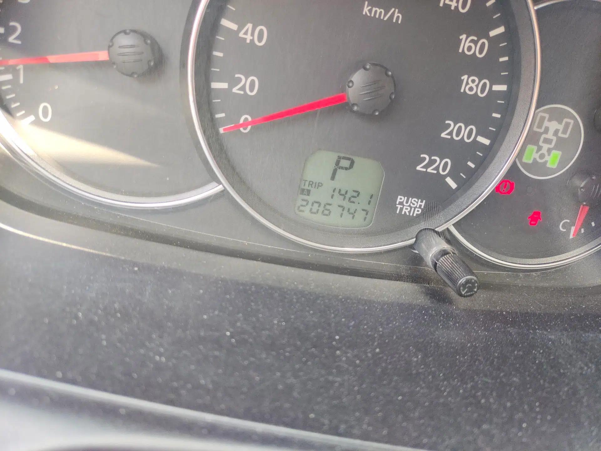 Mitsubishi Pajero Sport 2011 3.0L Luxury Navigation Edition — миниатюра 13