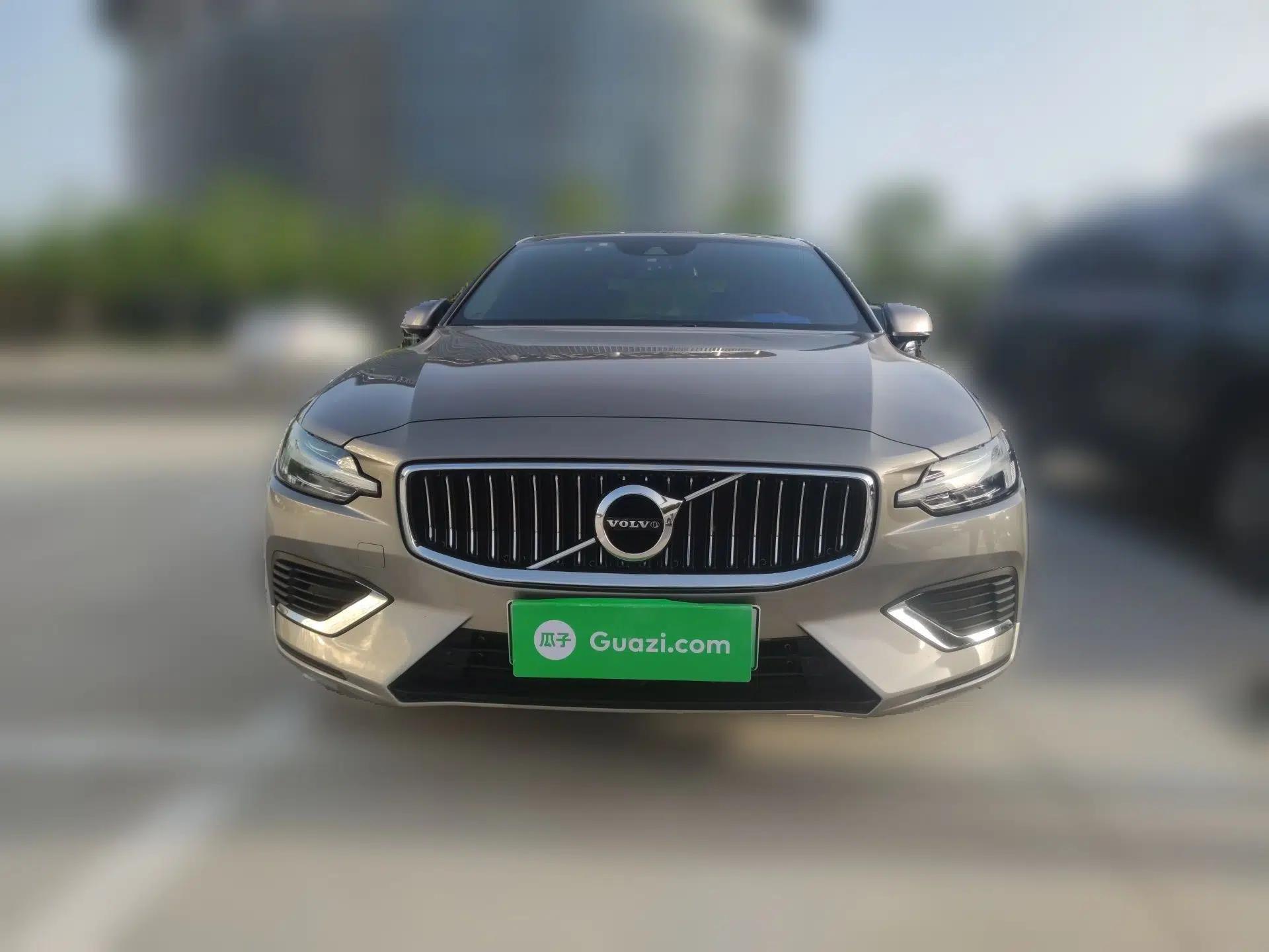 Volvo S60 New Energy 2021 T8 E-Drive Hybrid Four-Wheel Drive Smart Luxury Edition — миниатюра 2