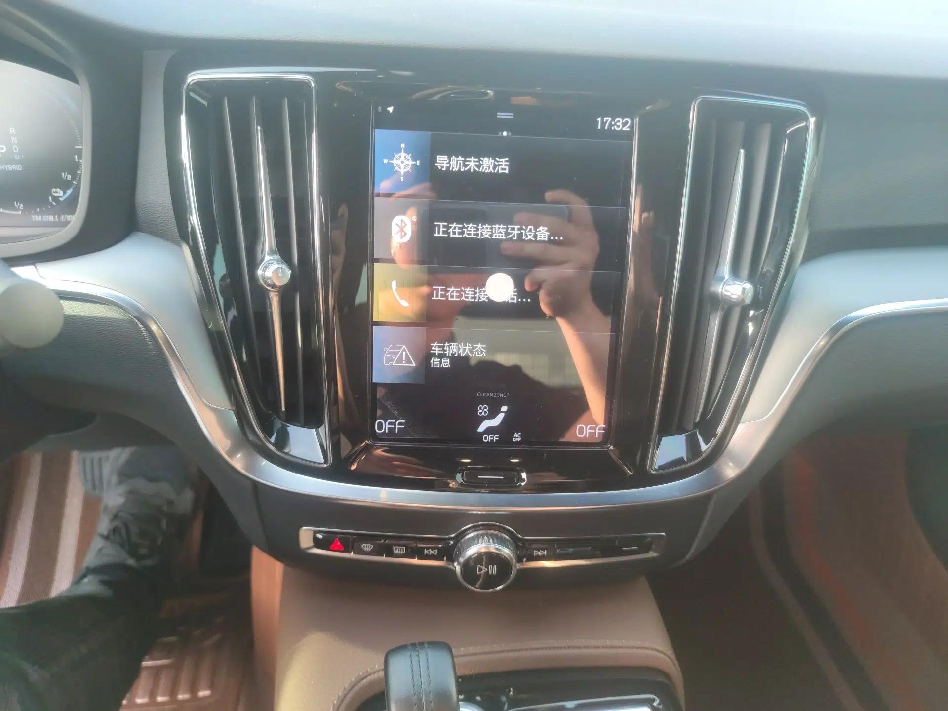 Volvo S60 New Energy 2021 T8 E-Drive Hybrid Four-Wheel Drive Smart Luxury Edition — миниатюра 14