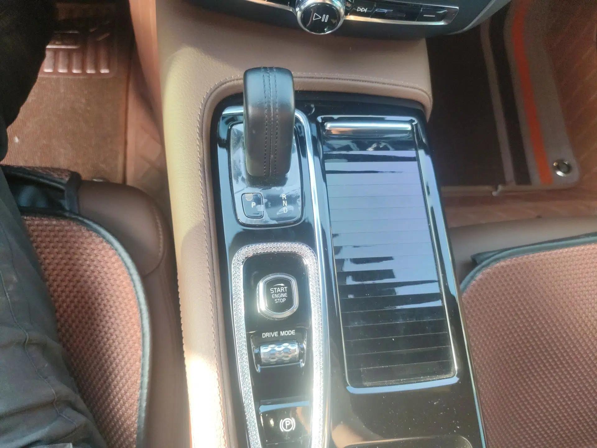 Volvo S60 New Energy 2021 T8 E-Drive Hybrid Four-Wheel Drive Smart Luxury Edition — миниатюра 15