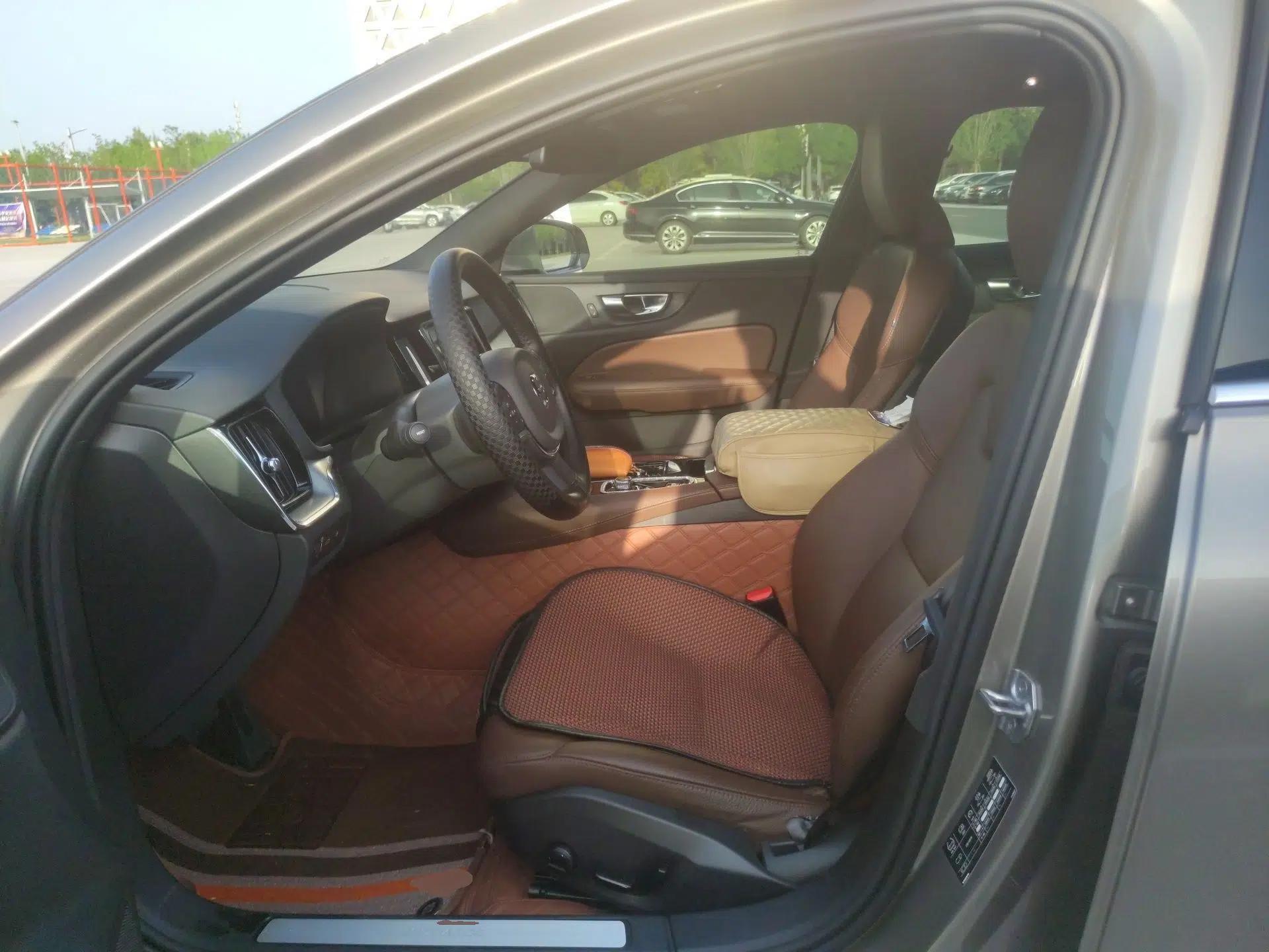 Volvo S60 New Energy 2021 T8 E-Drive Hybrid Four-Wheel Drive Smart Luxury Edition — миниатюра 16