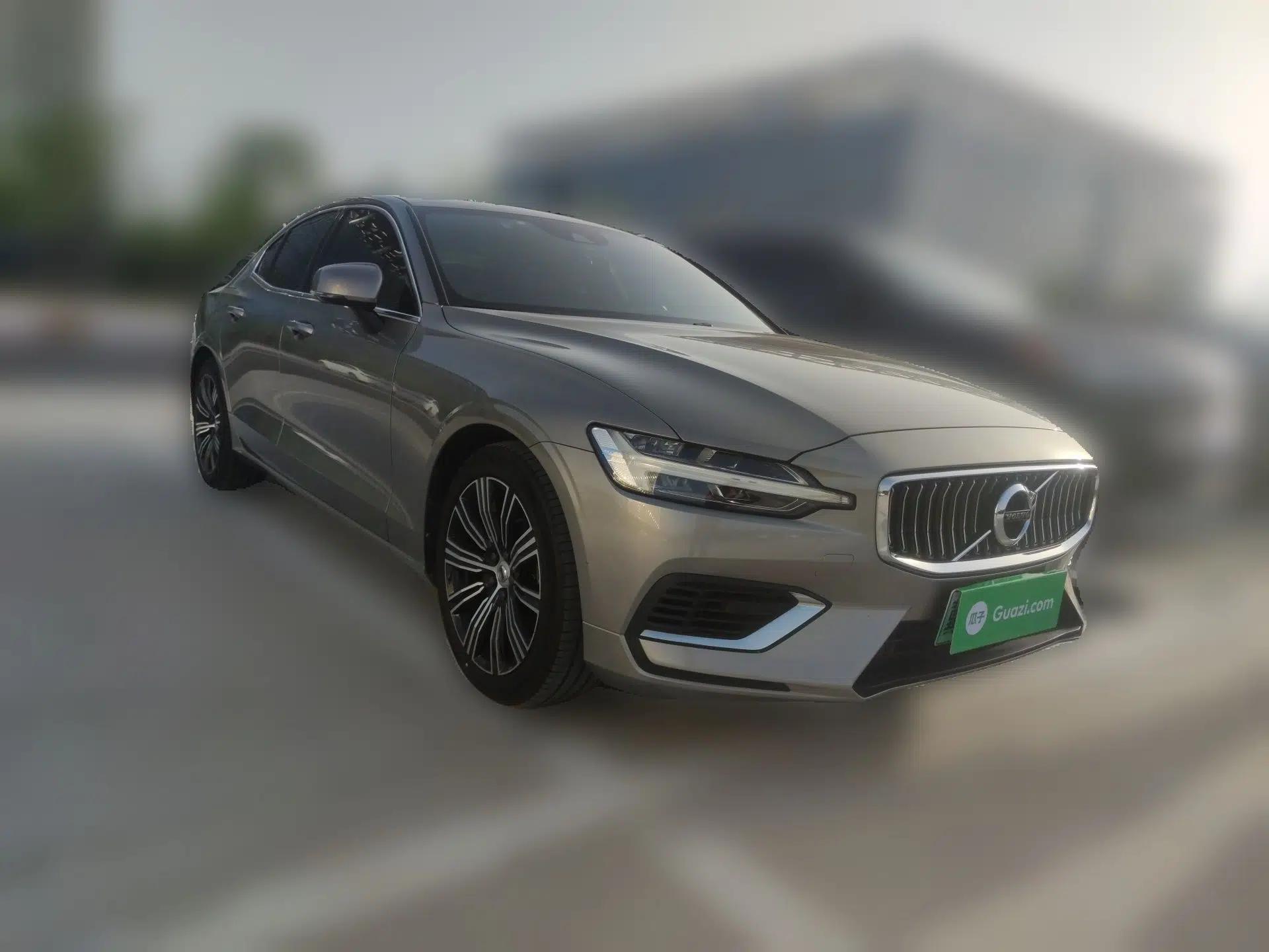 Volvo S60 New Energy 2021 T8 E-Drive Hybrid Four-Wheel Drive Smart Luxury Edition — миниатюра 3