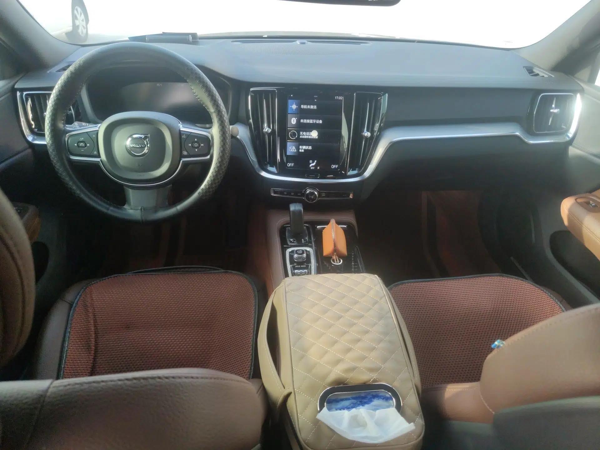 Volvo S60 New Energy 2021 T8 E-Drive Hybrid Four-Wheel Drive Smart Luxury Edition — миниатюра 10
