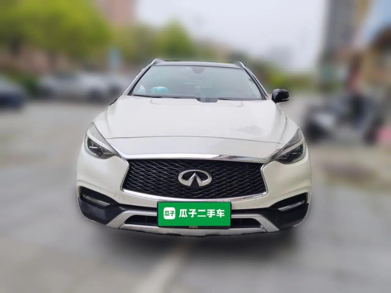 Infiniti QX30 2017 2.0T Four-Wheel Drive Sport Edition — миниатюра 2