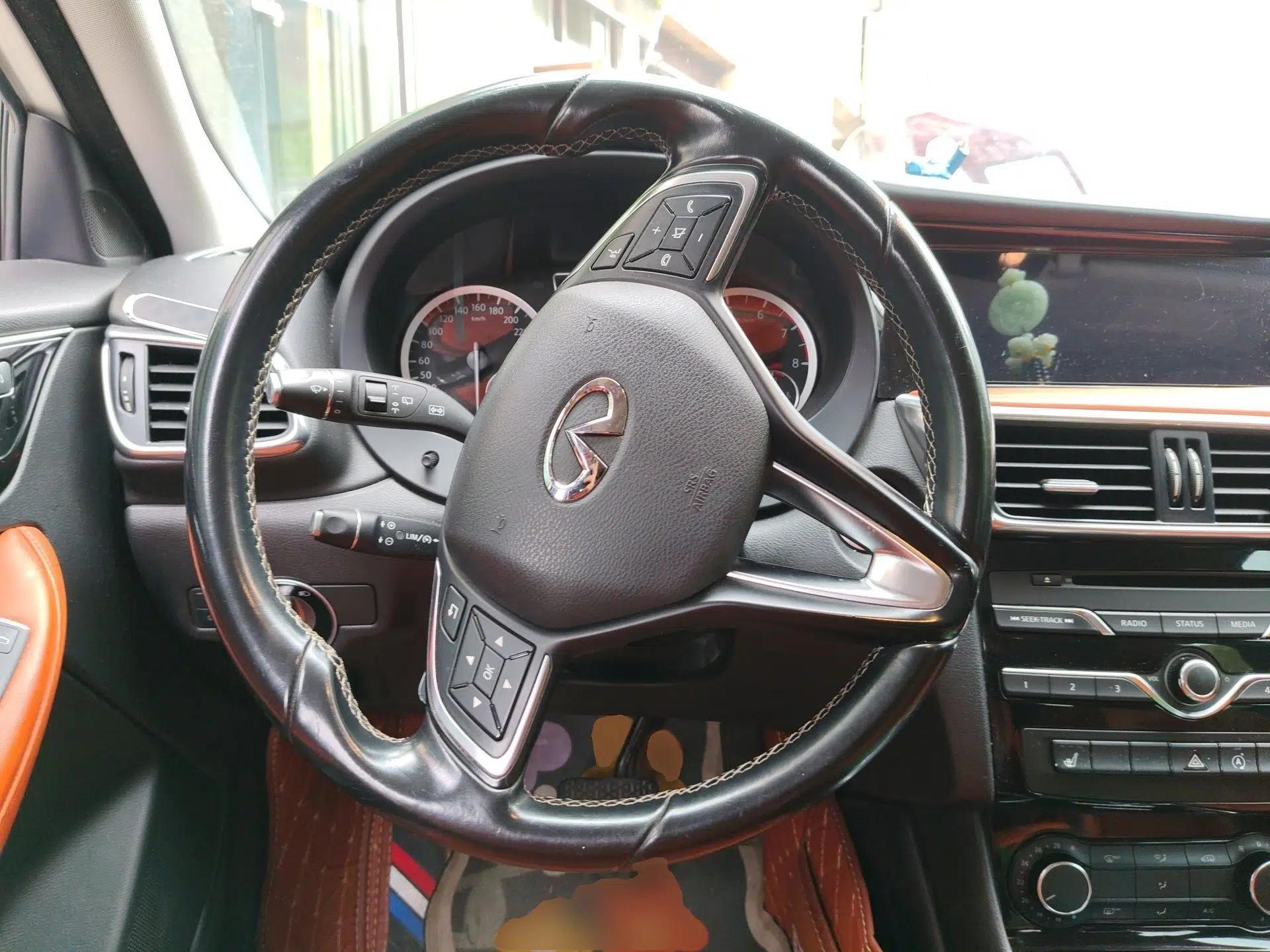Infiniti QX30 2017 2.0T Four-Wheel Drive Sport Edition — миниатюра 11
