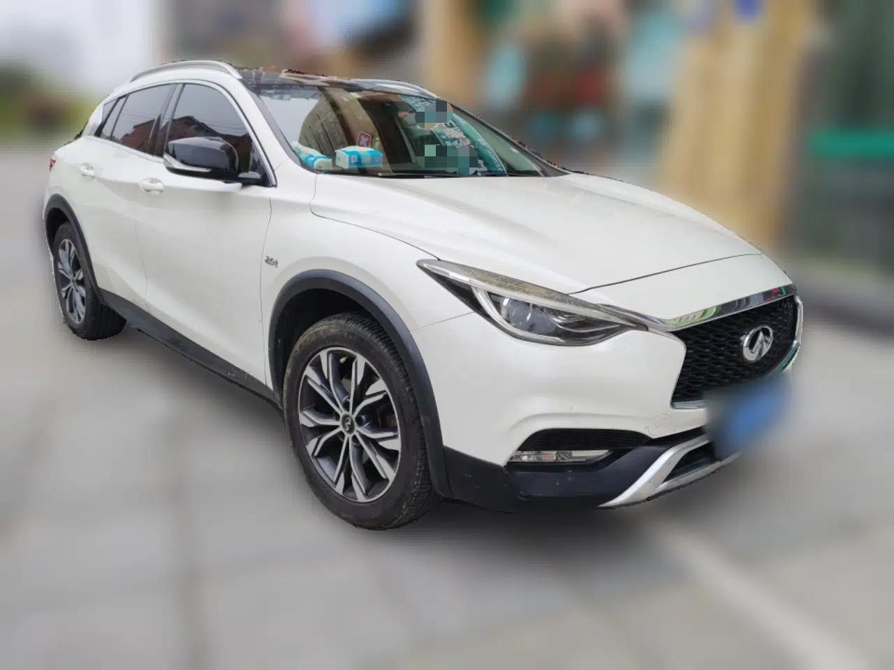 Infiniti QX30 2017 2.0T Four-Wheel Drive Sport Edition — миниатюра 3