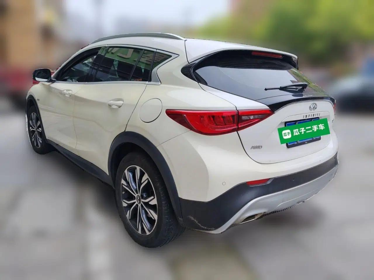 Infiniti QX30 2017 2.0T Four-Wheel Drive Sport Edition — миниатюра 4