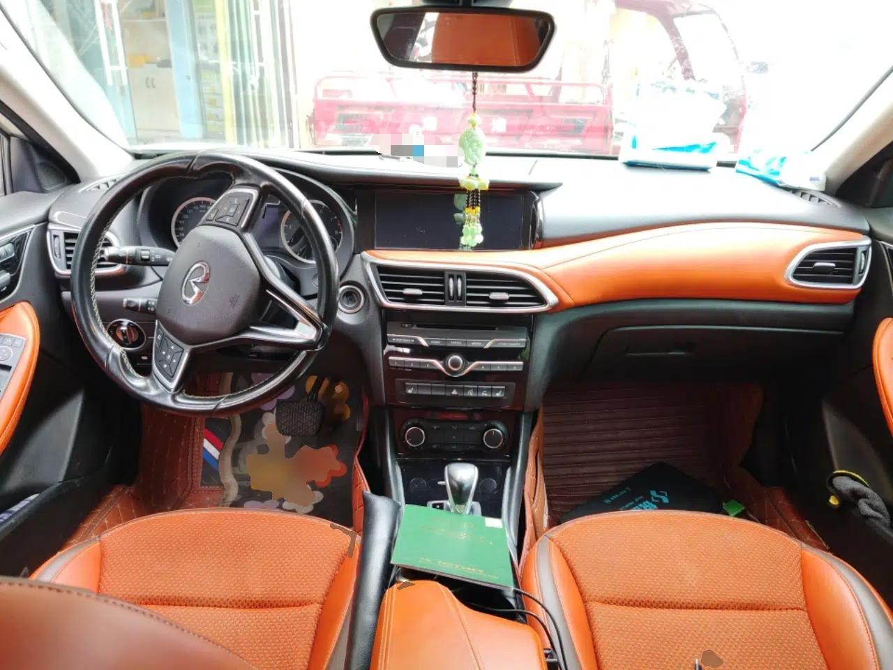 Infiniti QX30 2017 2.0T Four-Wheel Drive Sport Edition — миниатюра 10