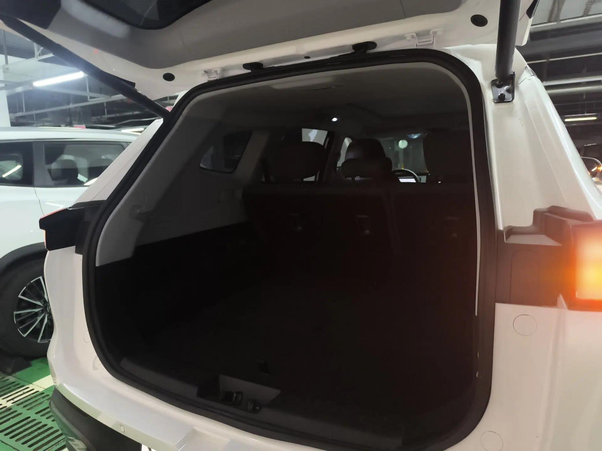 Chery Fengyun T8 2025 1.5T 130 km Luxury Edition 5-Seater — миниатюра 22