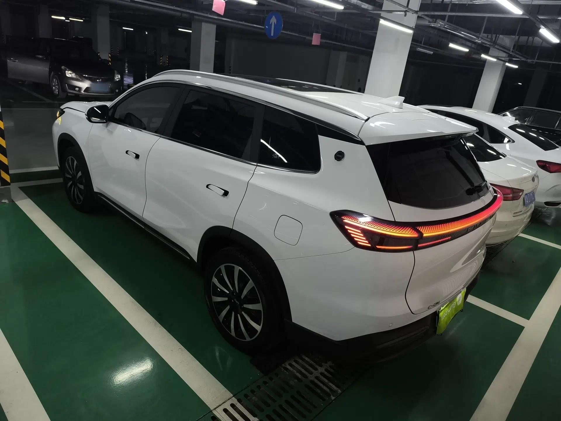 Chery Fengyun T8 2025 1.5T 130 km Luxury Edition 5-Seater — миниатюра 4