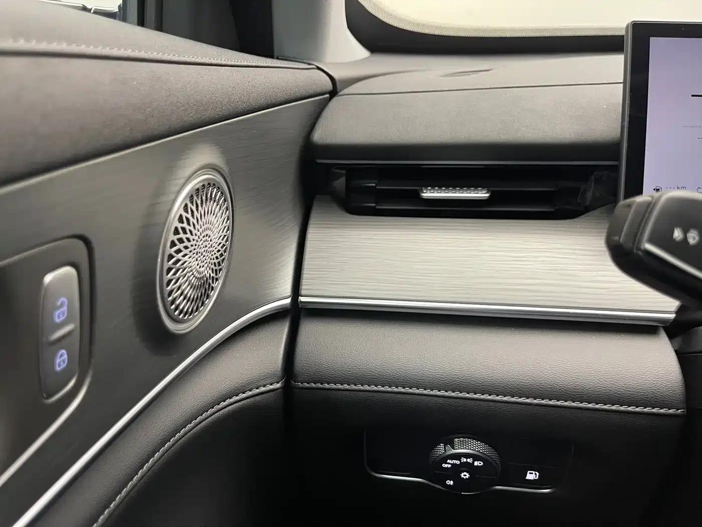 Fengyun T8 2025 1.5T 130km Comfort Edition 5-seater — миниатюра 17