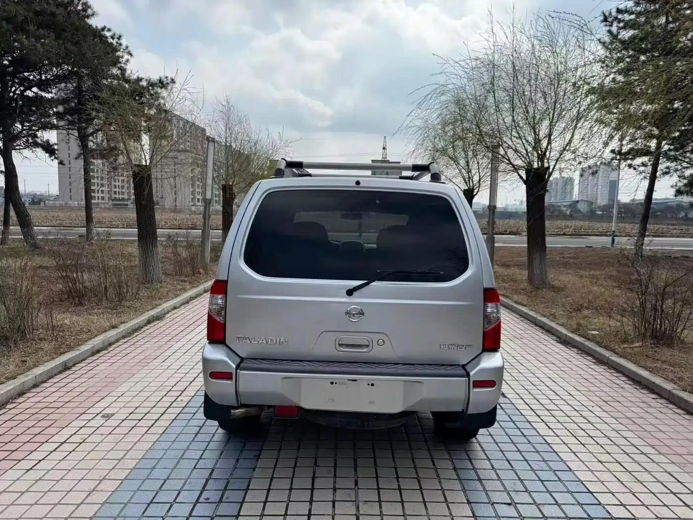 Nissan Paladin 2013 2.4L 4WD Standard Edition (China IV Emission Standard) — миниатюра 4