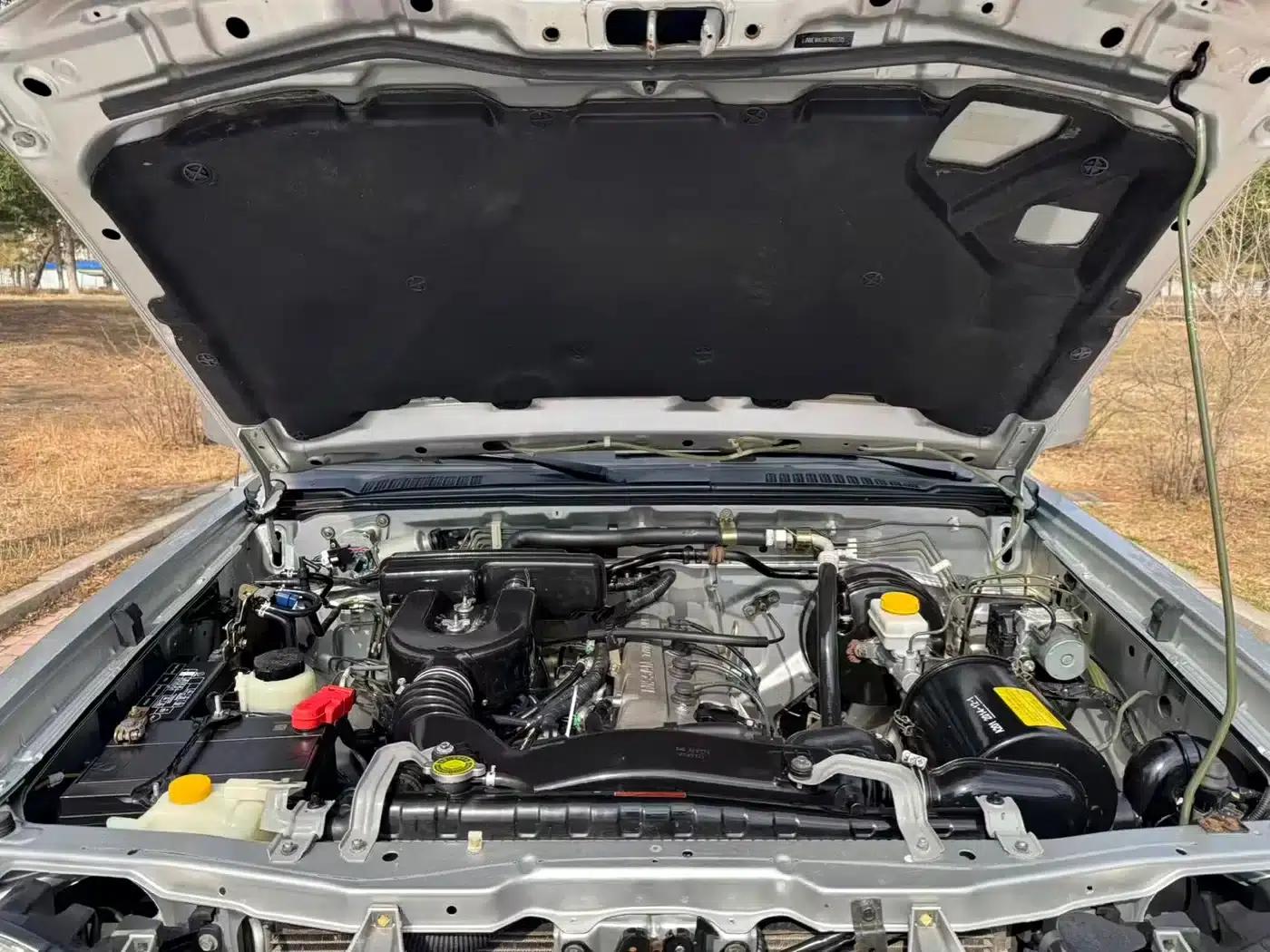 Nissan Paladin 2013 2.4L 4WD Standard Edition (China IV Emission Standard) — миниатюра 5