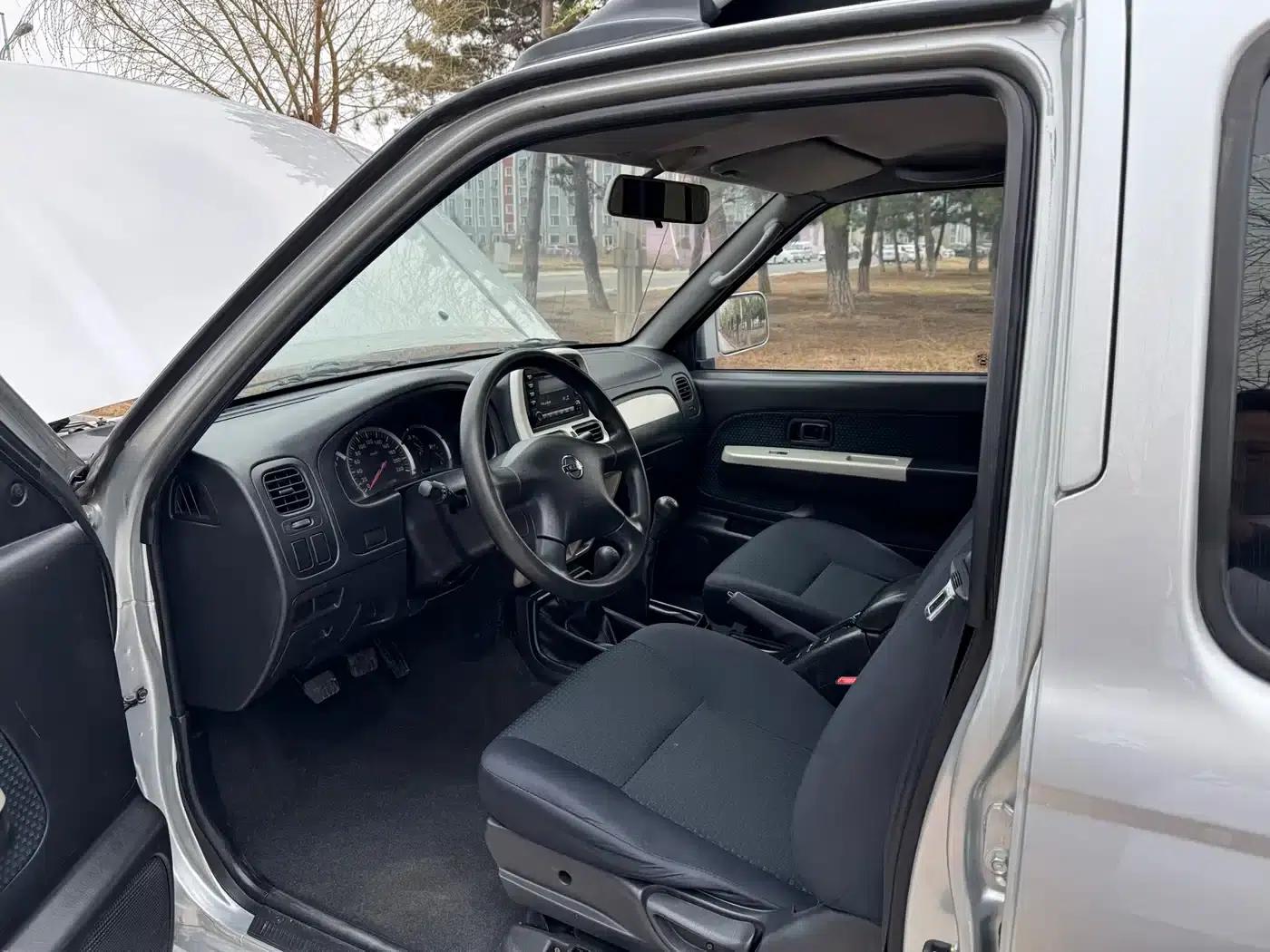 Nissan Paladin 2013 2.4L 4WD Standard Edition (China IV Emission Standard) — миниатюра 6