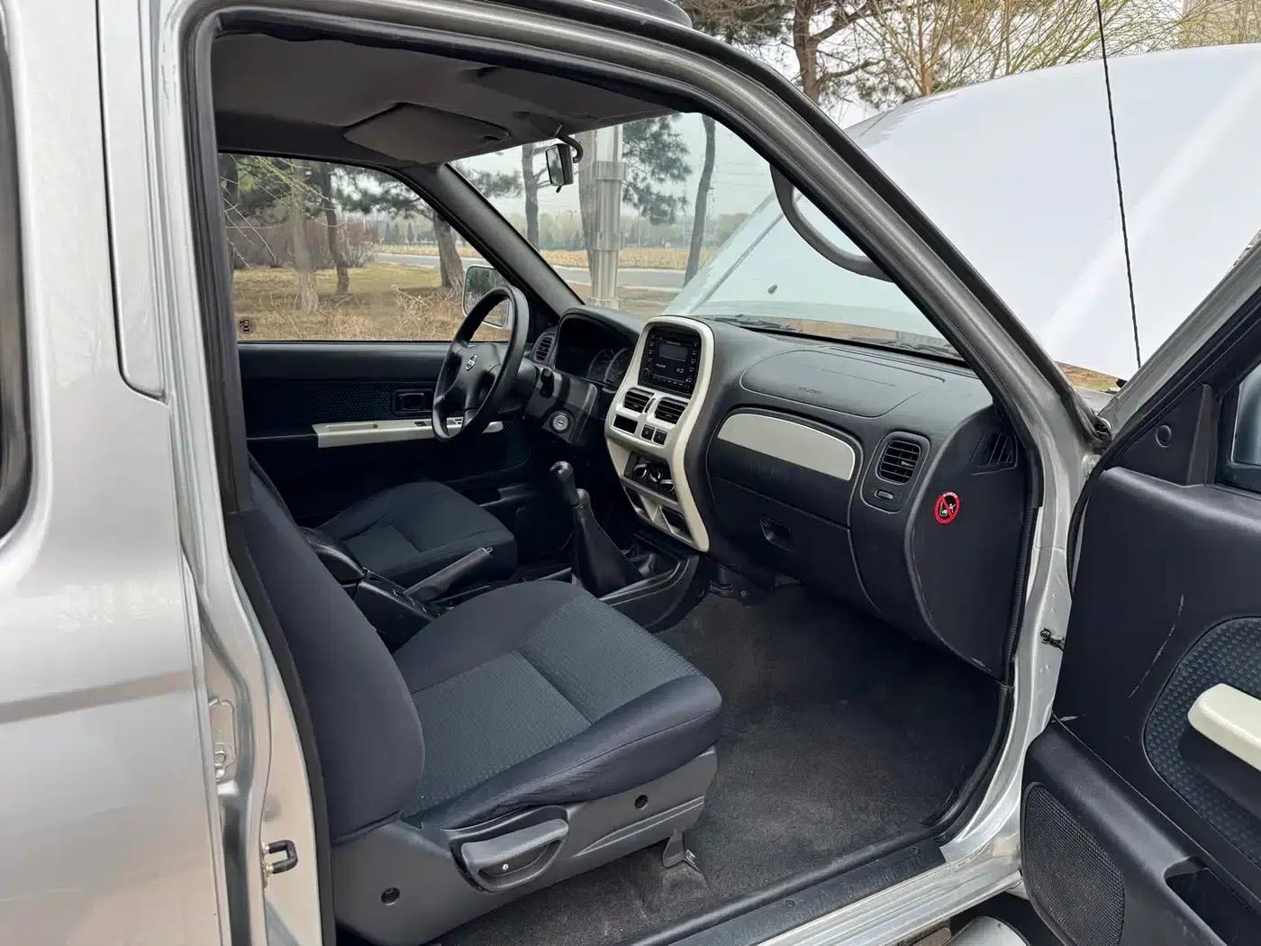 Nissan Paladin 2013 2.4L 4WD Standard Edition (China IV Emission Standard) — миниатюра 8