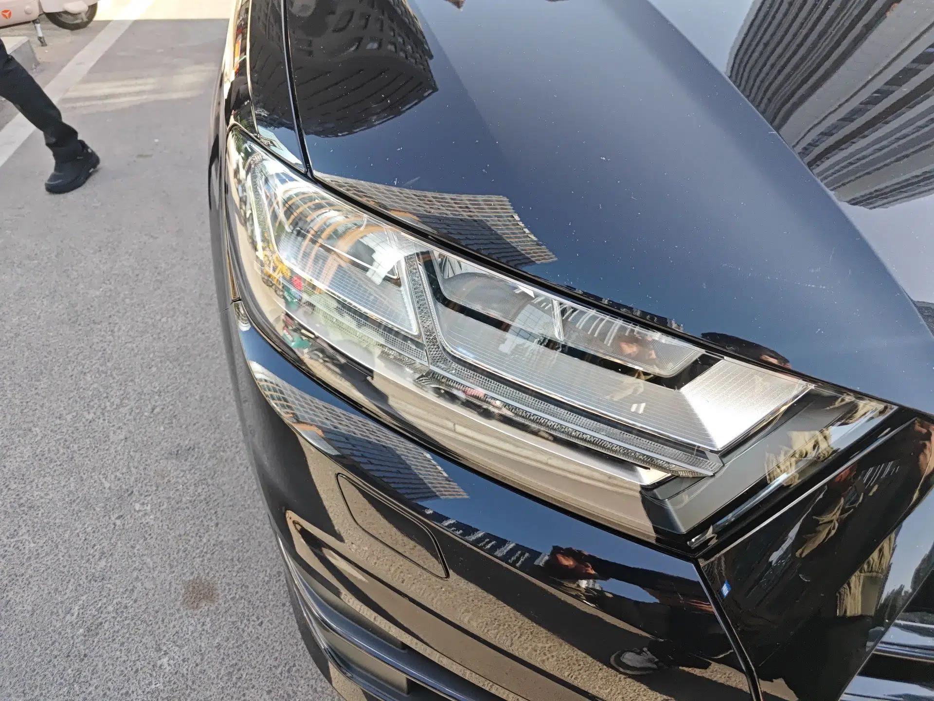 Audi Q7  — миниатюра 7