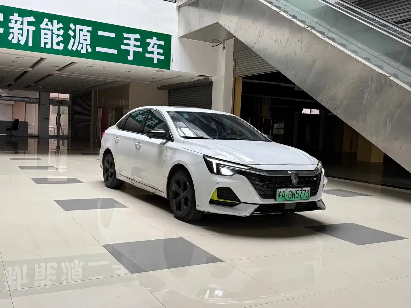 Roewe i6 MAX 2020 300TGI Automatic Cool Panoramic Sunroof Edition — миниатюра 3