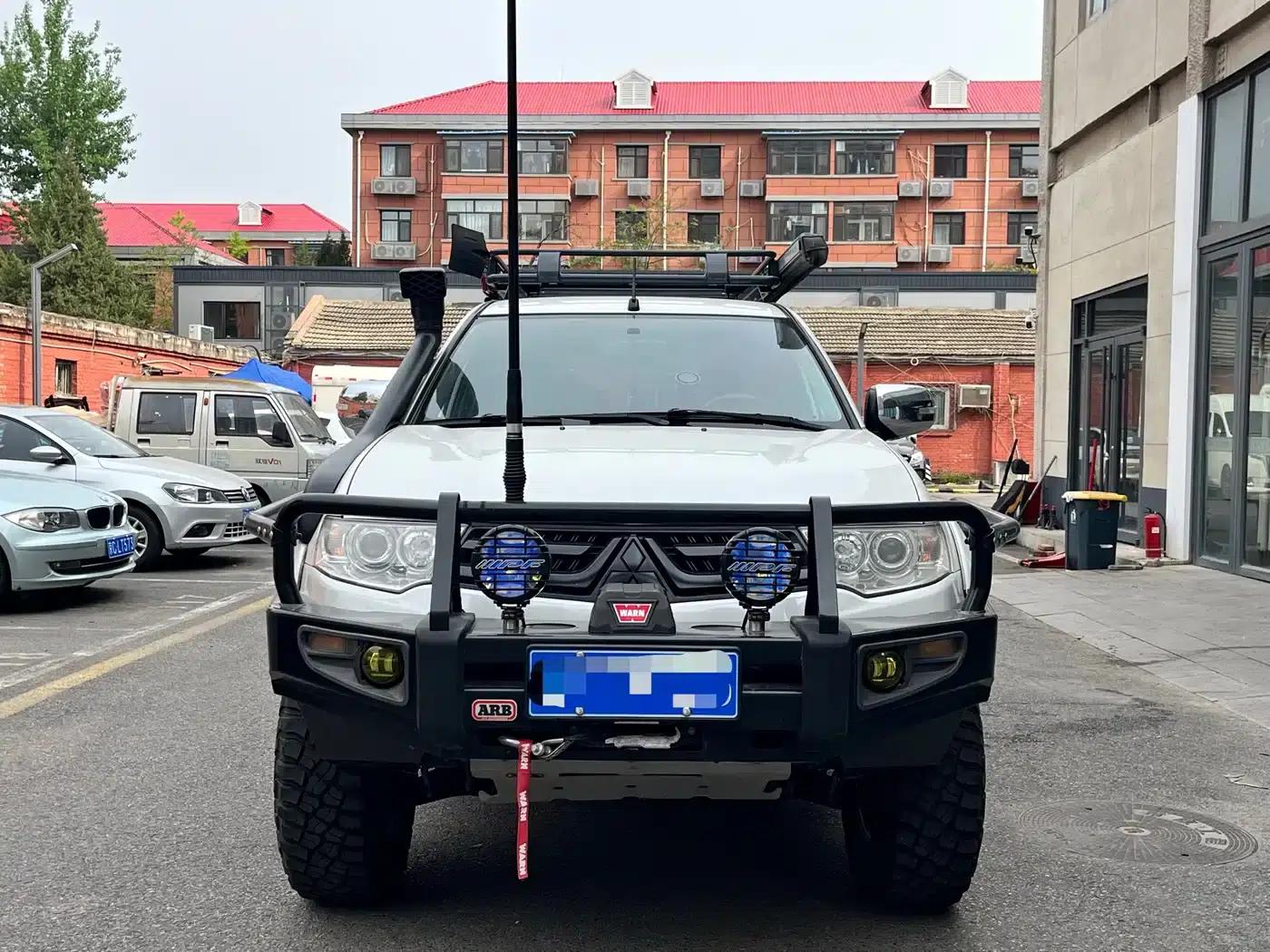 2013 Pajero Sport 3.0L Automatic 4WD Executive Edition — миниатюра 3