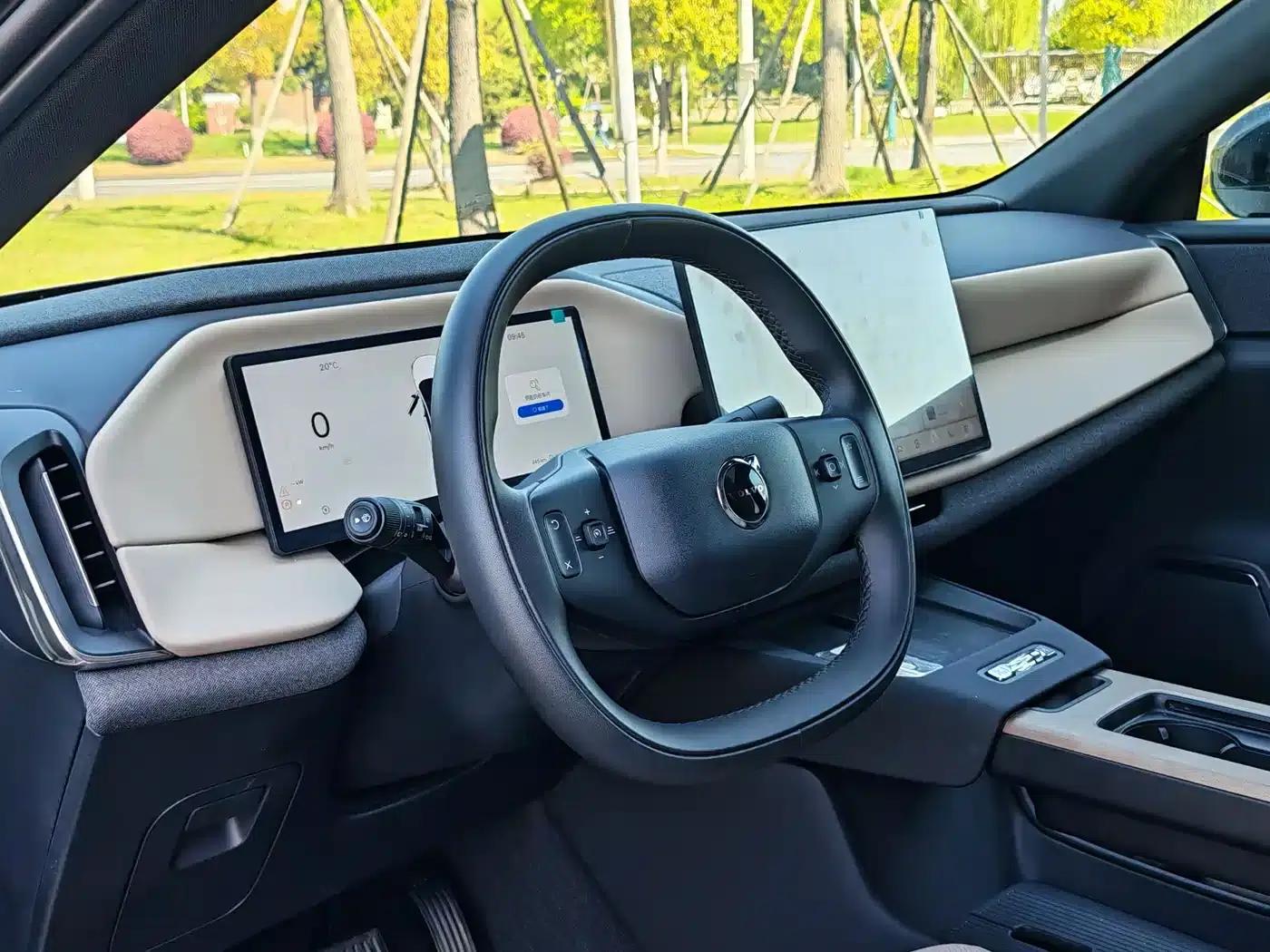 2026 Volvo XC70 Plug-in Hybrid, All-Wheel Drive, Extended Range Plus — миниатюра 14