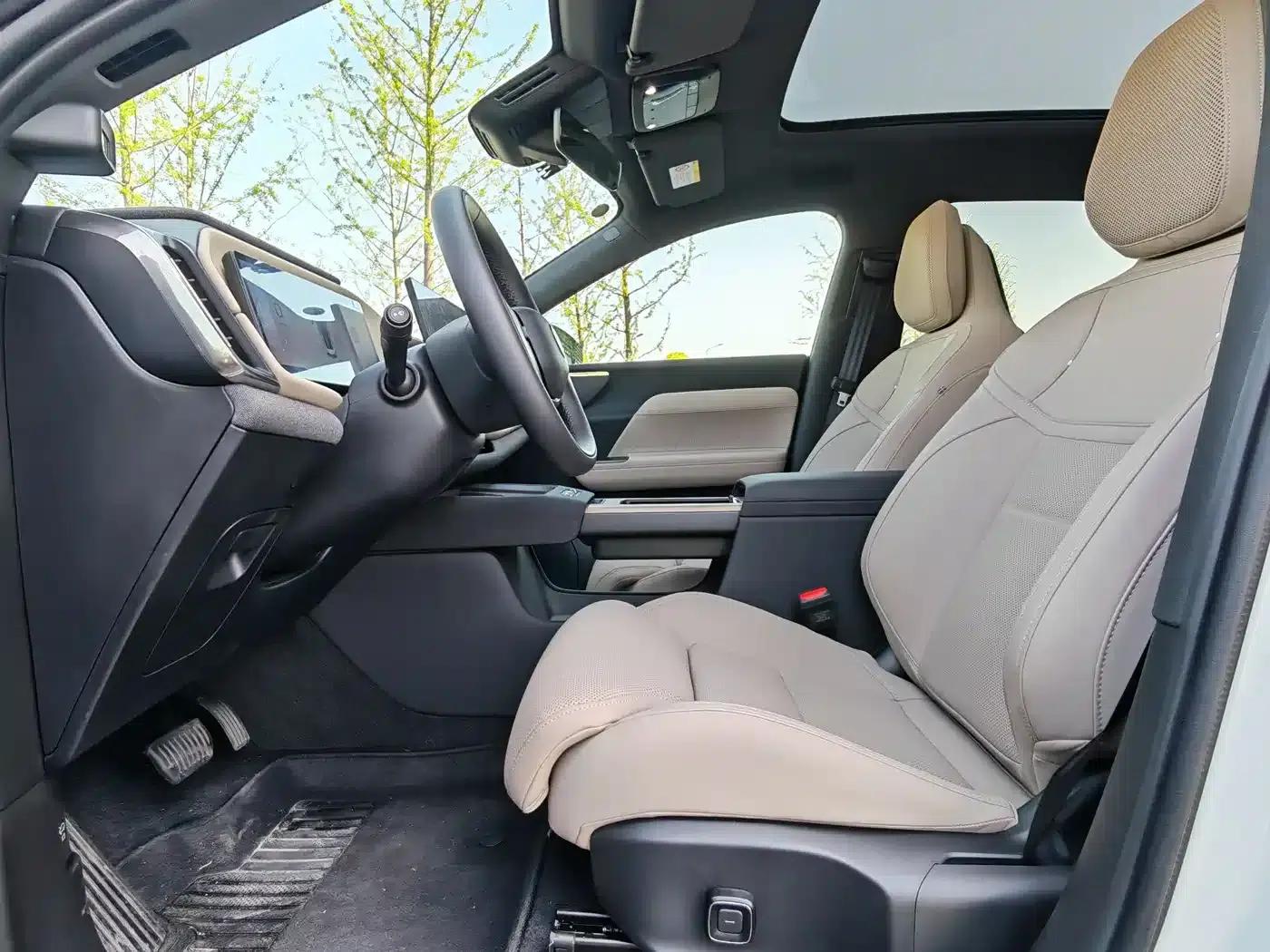 2026 Volvo XC70 Plug-in Hybrid, All-Wheel Drive, Extended Range Plus — миниатюра 20