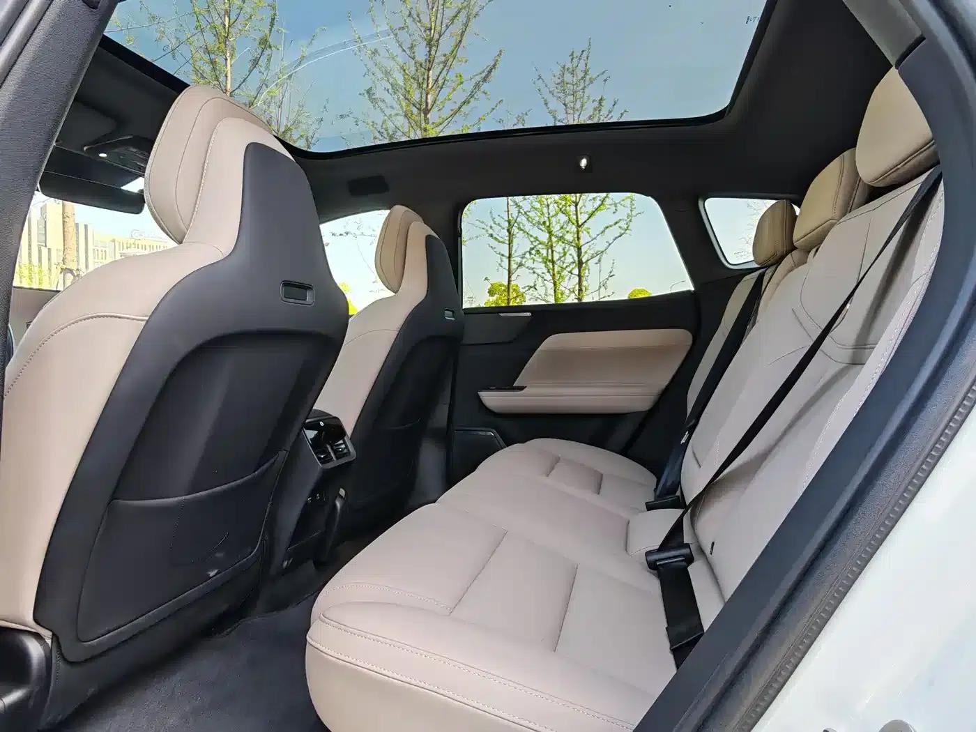 2026 Volvo XC70 Plug-in Hybrid, All-Wheel Drive, Extended Range Plus — миниатюра 23