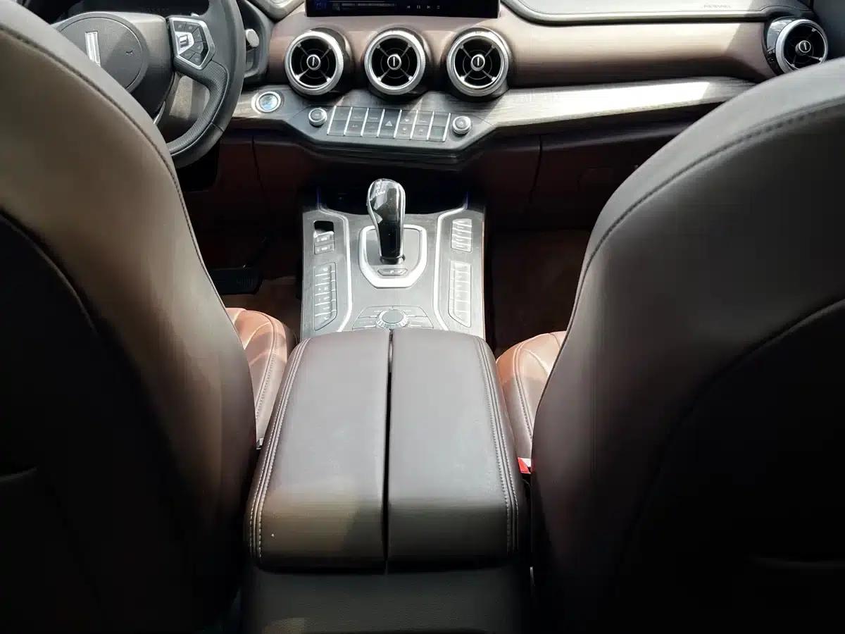 Weipai VV7 New Energy 2020 PHEV 2.0T Flagship Edition — миниатюра 13
