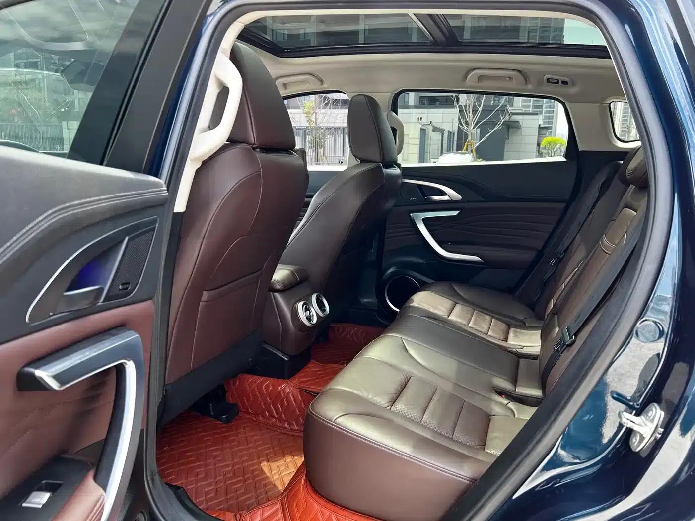 Weipai VV7 New Energy 2020 PHEV 2.0T Flagship Edition — миниатюра 6