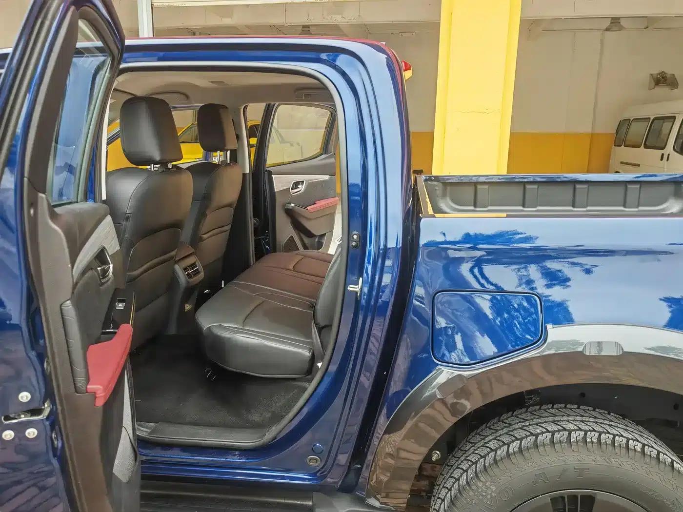 D-MAX 2023 1.9T Automatic 4WD V-CROSS Elite Edition — миниатюра 12