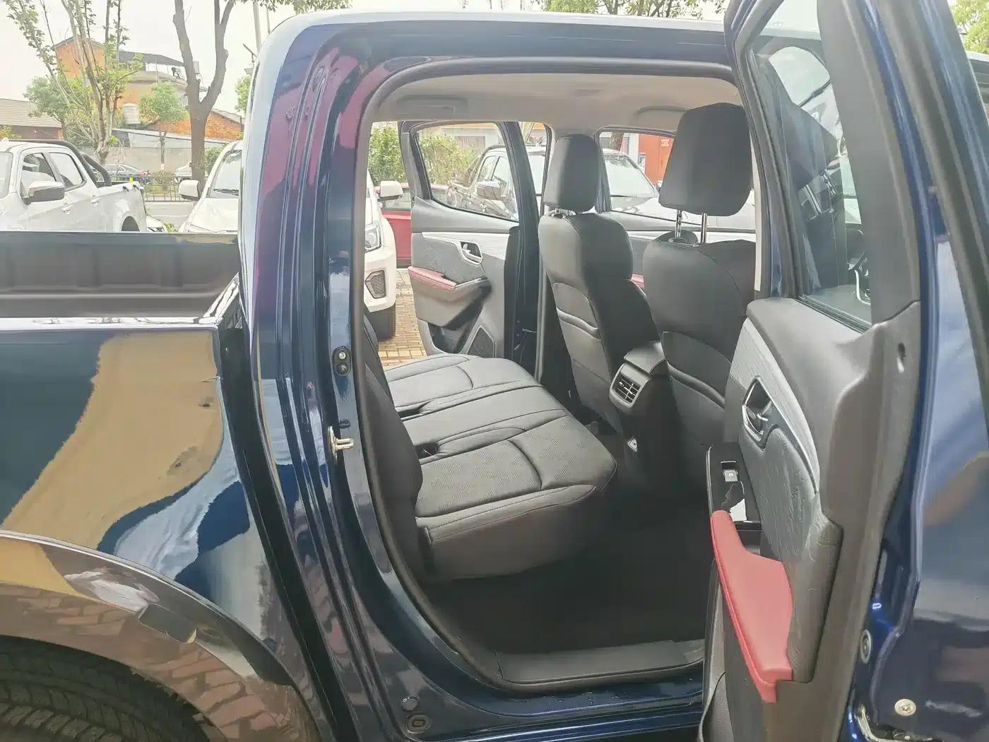 D-MAX 2023 1.9T Automatic 4WD V-CROSS Elite Edition — миниатюра 13