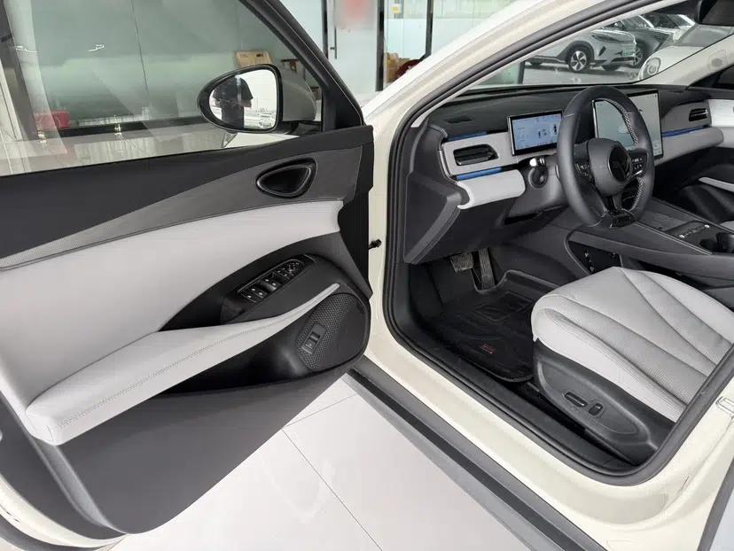 BYD Seal 06 DM-i Touring 2025 DM-i Touring High-End Model — миниатюра 19