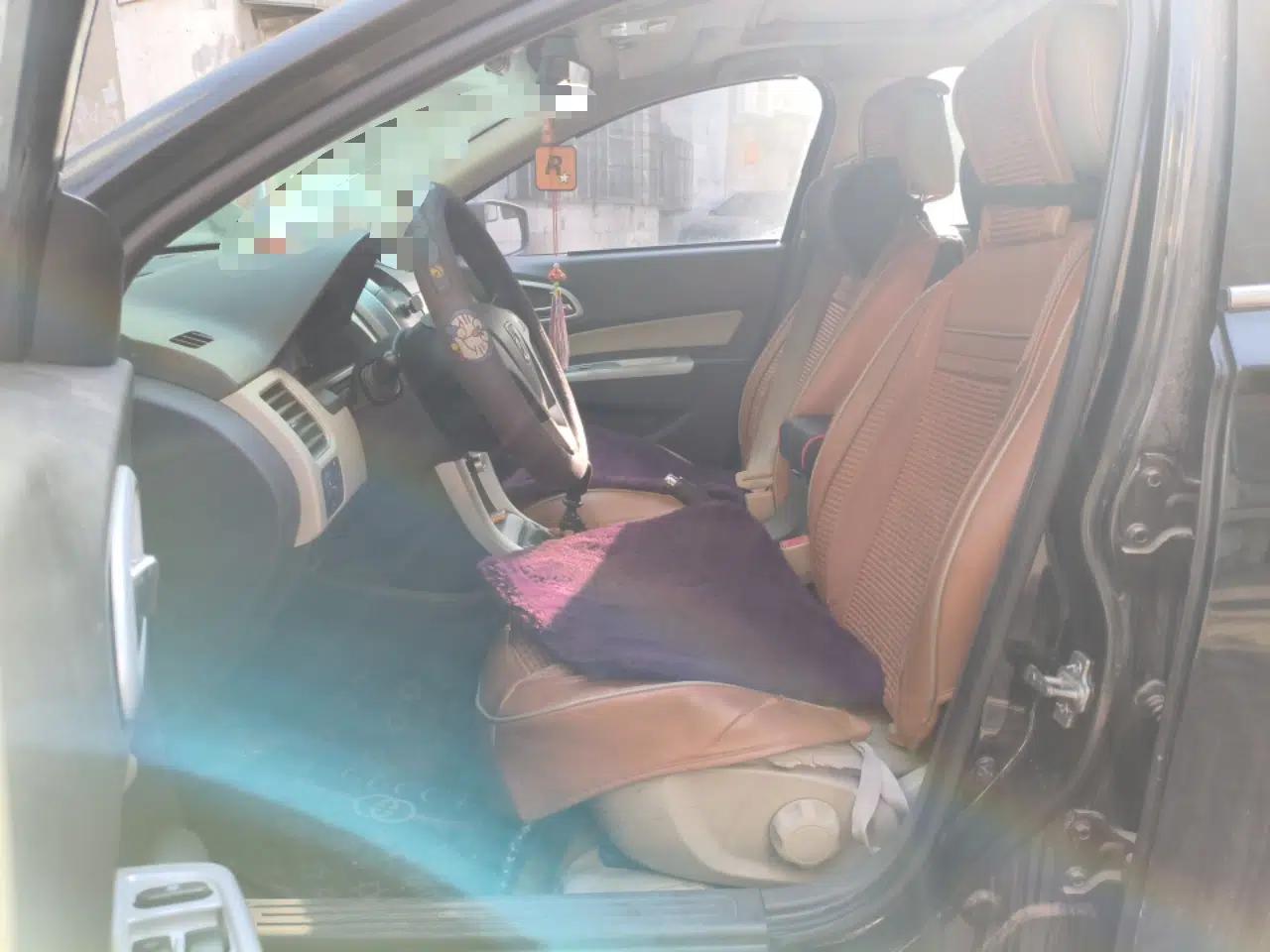 Baojun 630 2011 1.5L manual Elite version — миниатюра 16