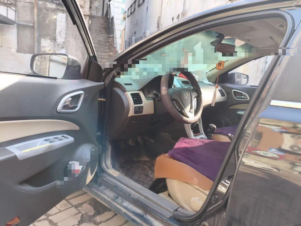 Baojun 630 2011 1.5L manual Elite version — миниатюра 17