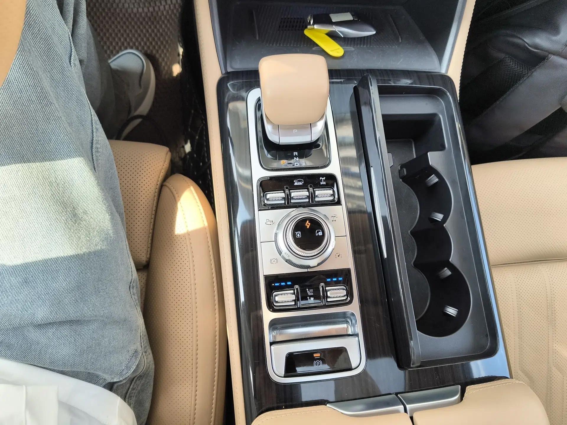 BAIC Off-Road BJ60 Leiting 2024 Magic Electric Drive Advanced Version 5 Seats — миниатюра 17