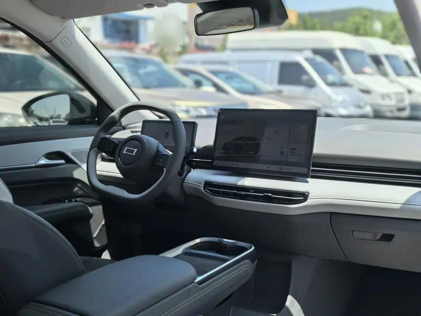 Bestune Yueyi 03 2025 565km Enjoy Edition — миниатюра 17