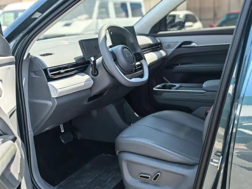 Bestune Yueyi 03 2025 565km Enjoy Edition — миниатюра 19