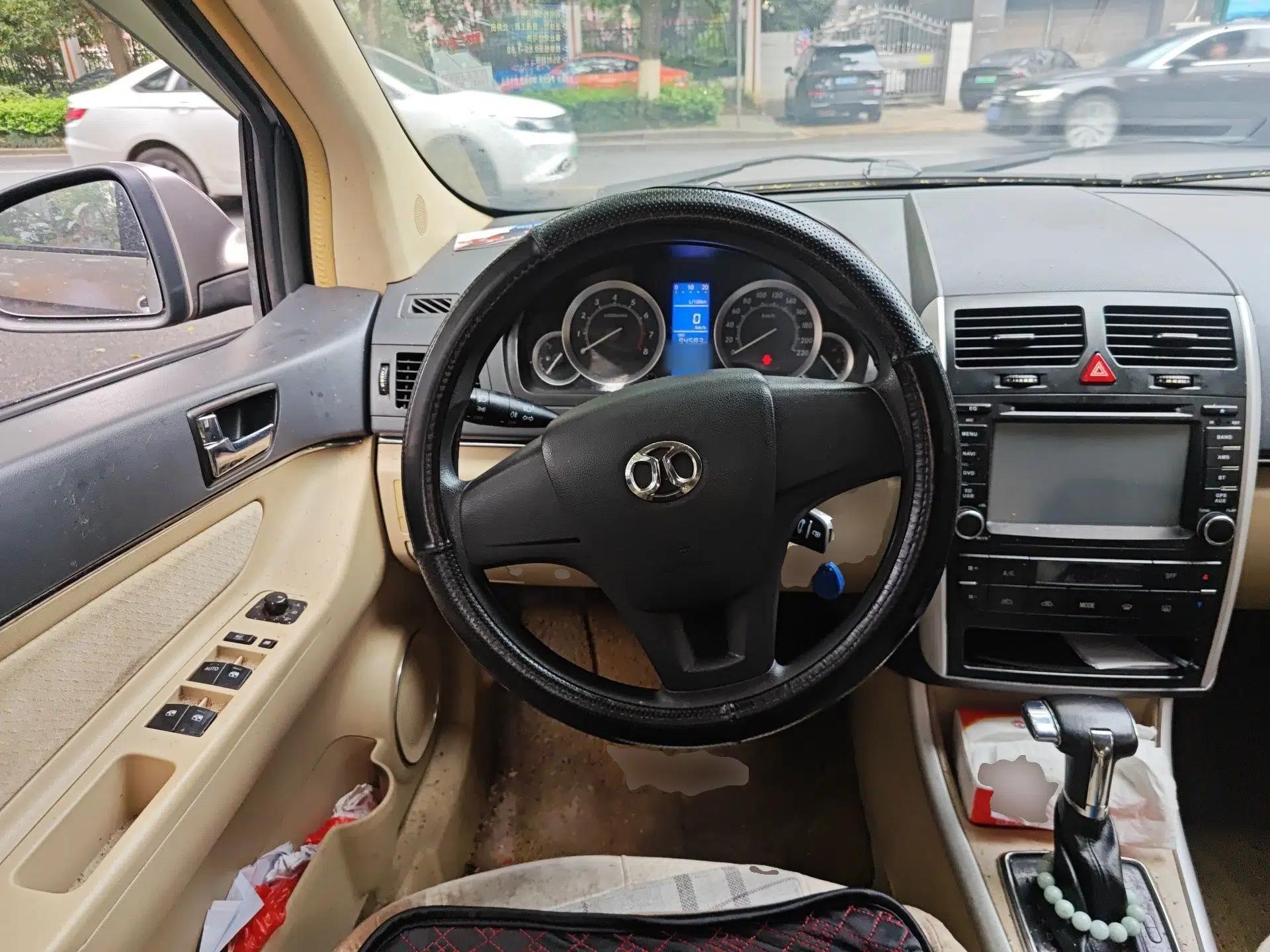 BAIC E Series 2012 Hatchback 1.5L Automatic Leshang Version — миниатюра 11