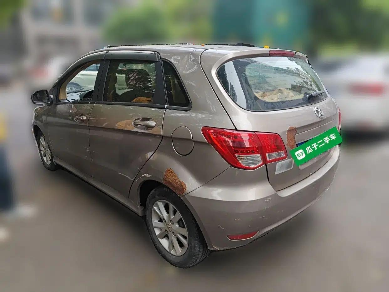 BAIC E Series 2012 Hatchback 1.5L Automatic Leshang Version — миниатюра 4