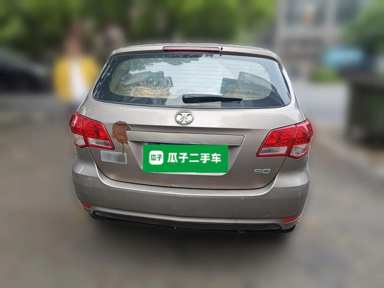 BAIC E Series 2012 Hatchback 1.5L Automatic Leshang Version — миниатюра 5