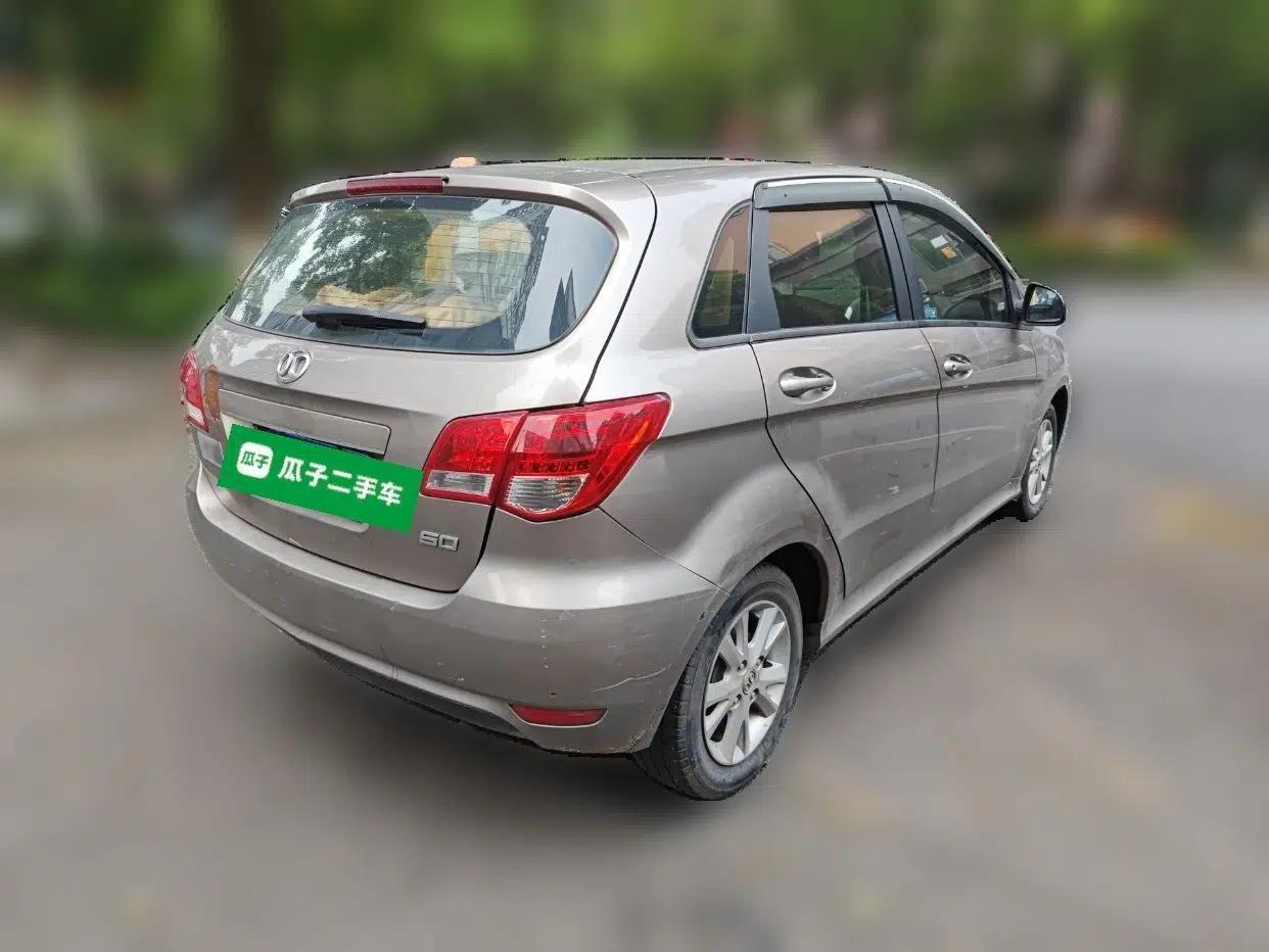 BAIC E Series 2012 Hatchback 1.5L Automatic Leshang Version — миниатюра 6