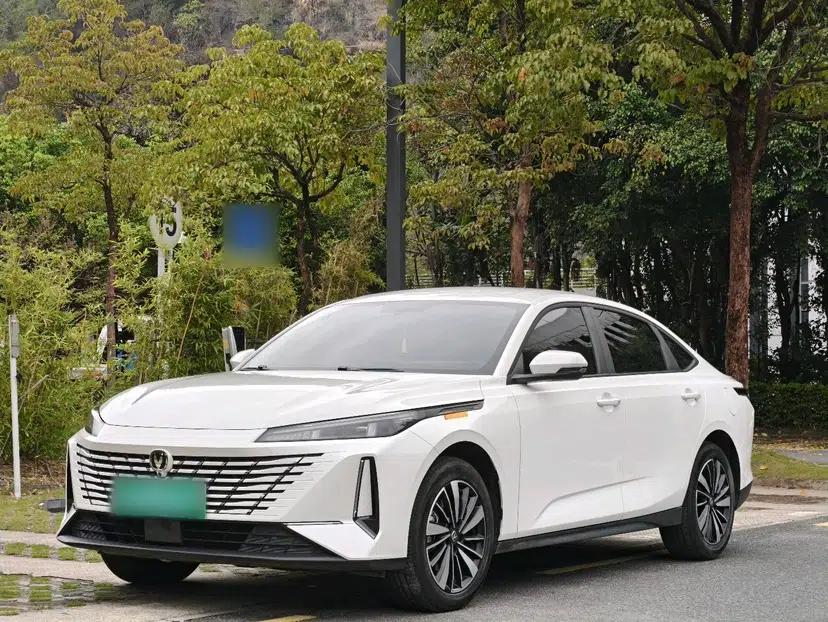 CHANGAN Eado PHEV 2025 Smart New Blue Whale 145KM High-Energy Edition — миниатюра 1