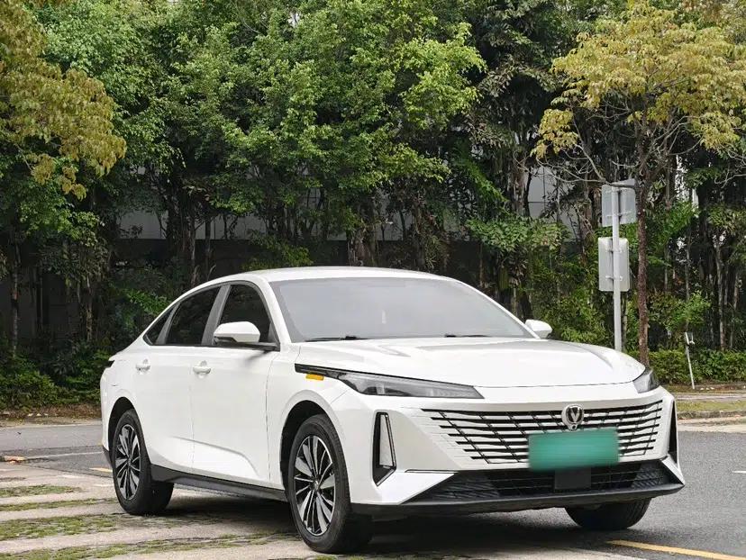 CHANGAN Eado PHEV 2025 Smart New Blue Whale 145KM High-Energy Edition — миниатюра 8